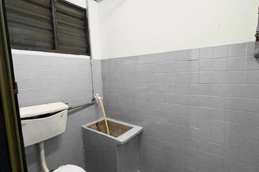 Flat Pandan Jaya Blok L13