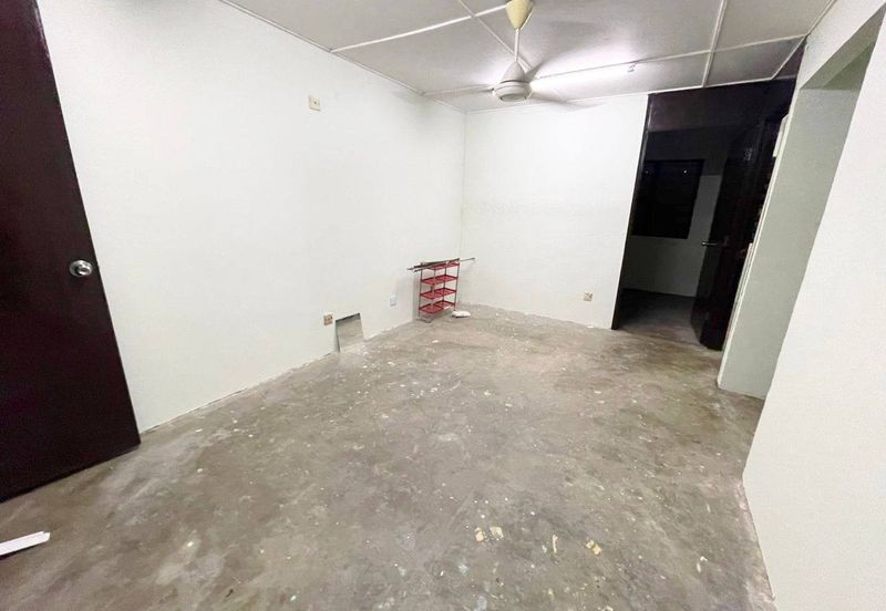 Flat Pandan Jaya Blok L13