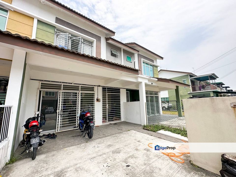 Double Storey House Taman Intan Baiduri Salak Tinggi Sepang, Selangor, Sepang