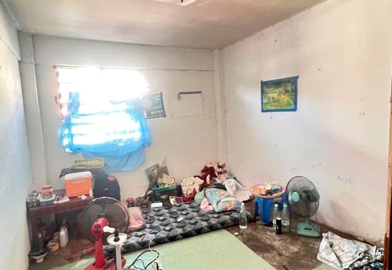 Flat Pandan Jaya Blok L13