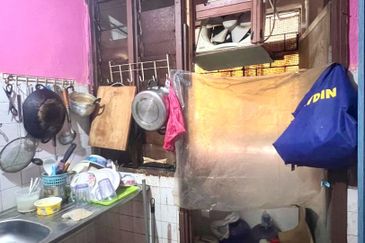 Flat Pandan Jaya Blok L13