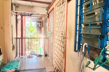 Flat Pandan Jaya Blok L13