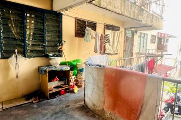 Flat Pandan Jaya Blok L13