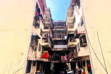 Flat Pandan Jaya Blok L13