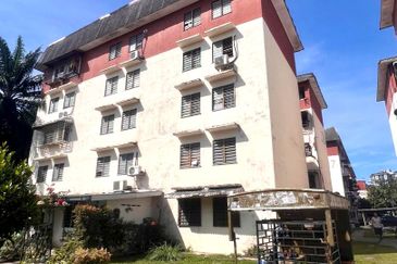 Flat Pandan Jaya Blok L13