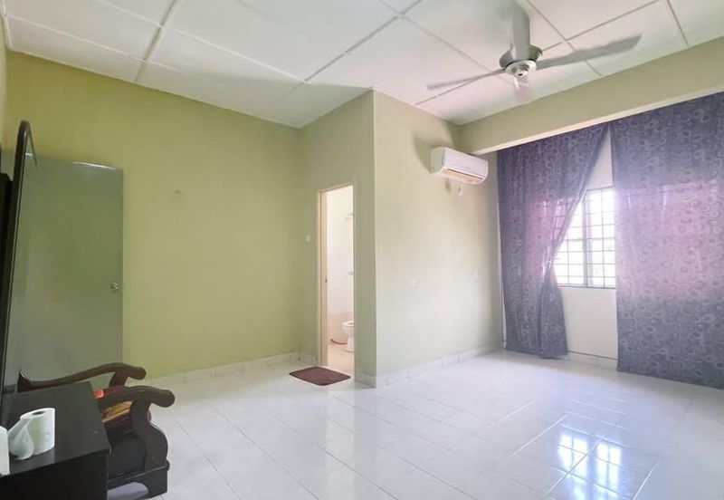 Taman Tasik Semenyih (Lake Residence)