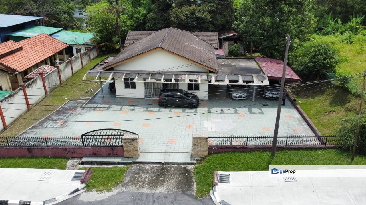 Pekan Sungai Besi Desa Tasik KL Rumah Banglo Setingkat TANAH LUAS For sale, Kuala Lumpur, Sungai Besi