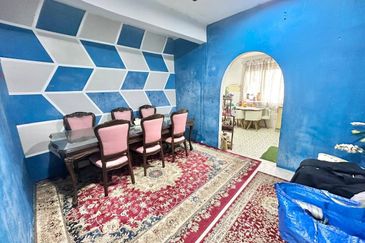 AU 1 (Datuk Keramat)