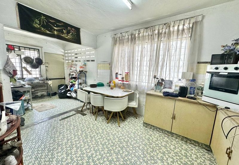 AU 1 (Datuk Keramat)