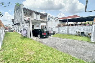 AU 1 (Datuk Keramat)