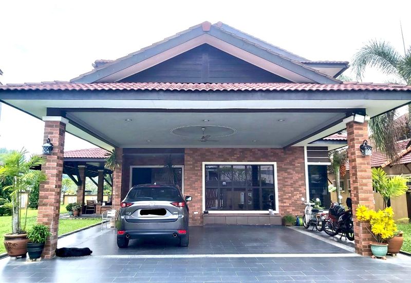 Putra Hill Residency