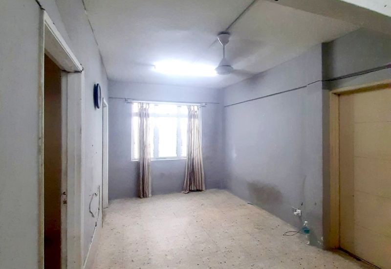 Dahlia Apartment, Putra Perdana