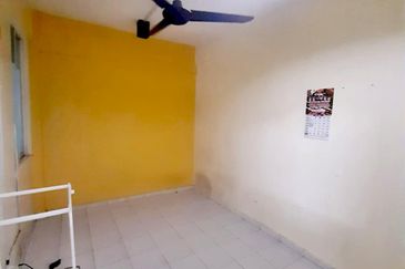 Dahlia Apartment, Putra Perdana