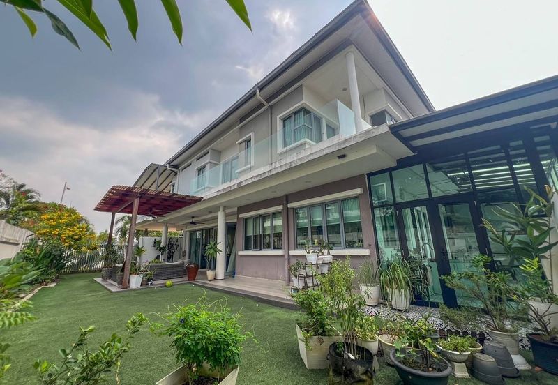 Bangi Lakehill Villas