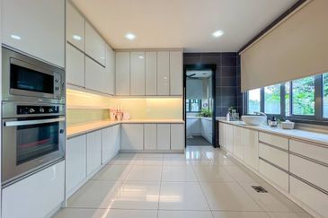 Bangi Lakehill Villas