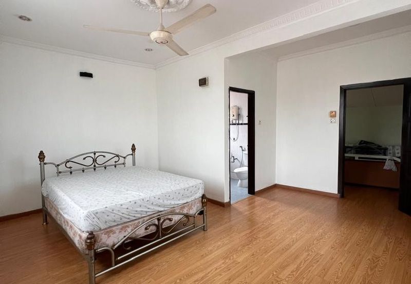 Taman Tasik Semenyih (Lake Residence)