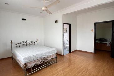 Taman Tasik Semenyih (Lake Residence)