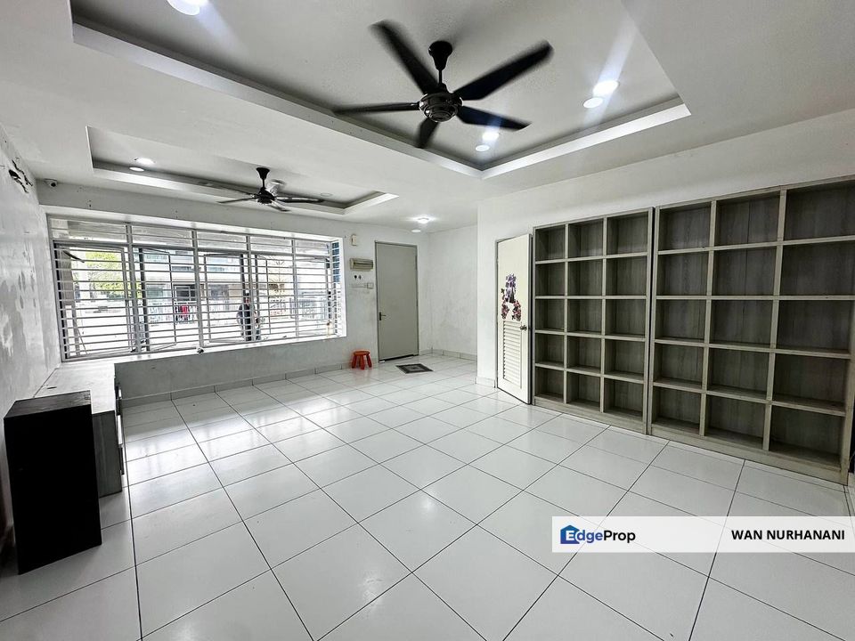 Camelia Residence Bandar Tasik Kesuma Semenyih Double Storey PARTIALLY FURNISHED EXTENDED For Sale, Selangor, Semenyih