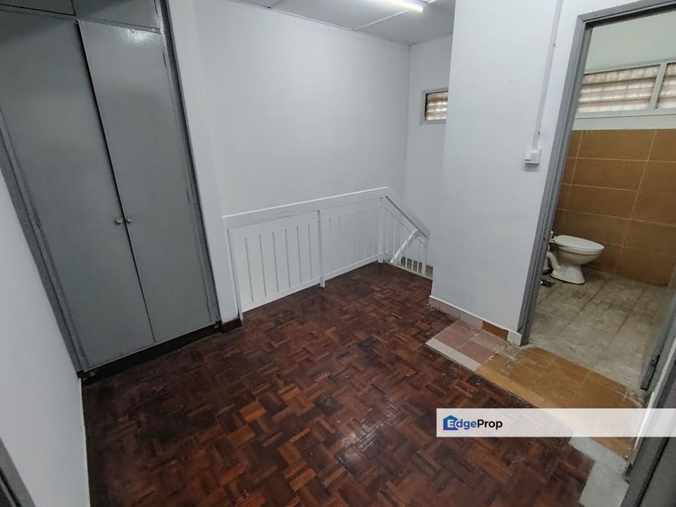 Seksyen 1 Bandar Baru Bangi Double Storey Terrace REFURBISHED & REPAINT, Selangor, Bangi