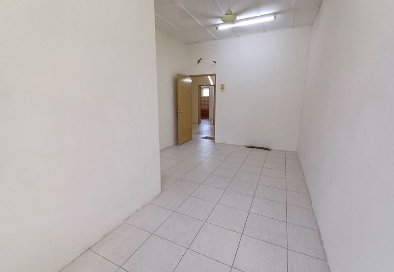 Jalan Warisan Mulia, Kota Warisan