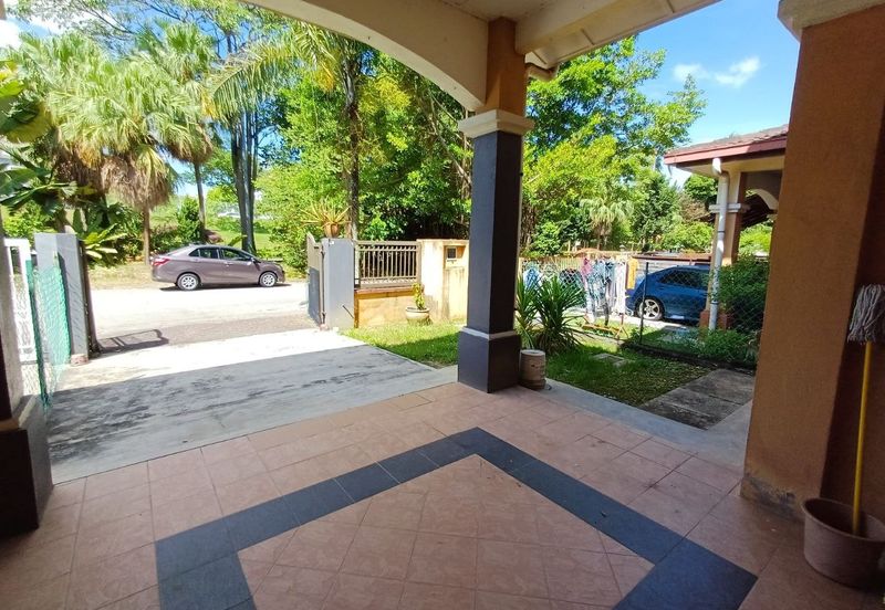 Jalan Warisan Mulia, Kota Warisan