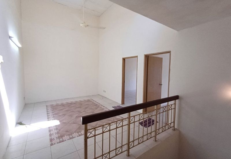 Jalan Warisan Mulia, Kota Warisan