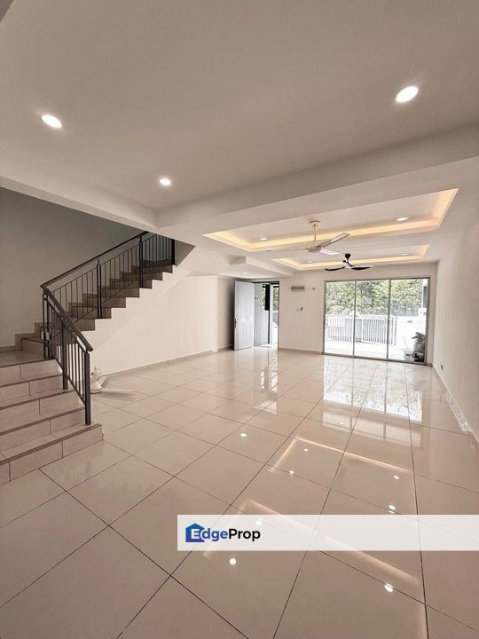 Camellia Residence Bandar Tasik Kesuma Semenyih Double Storey Terrace RENOVATED  For Sale, Selangor, Semenyih