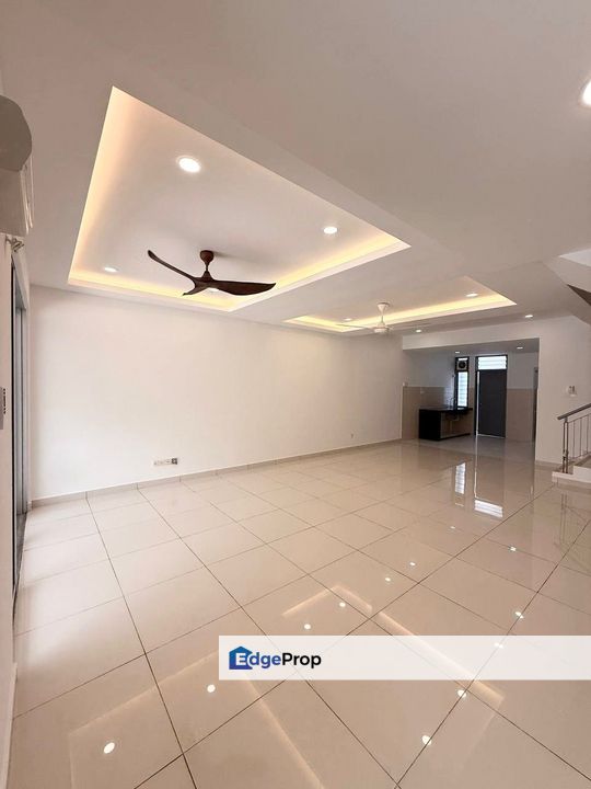 Camellia Residence Bandar Tasik Kesuma Semenyih Double Storey Terrace RENOVATED  For Sale, Selangor, Semenyih