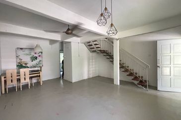 Taman Tasik Semenyih (Lake Residence)