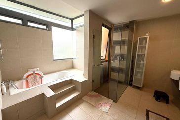 Bangi Lakehill Villas