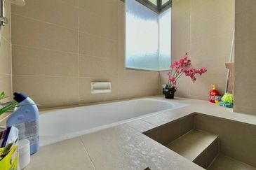 Bangi Lakehill Villas