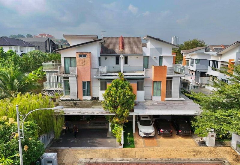 Bangi Lakehill Villas