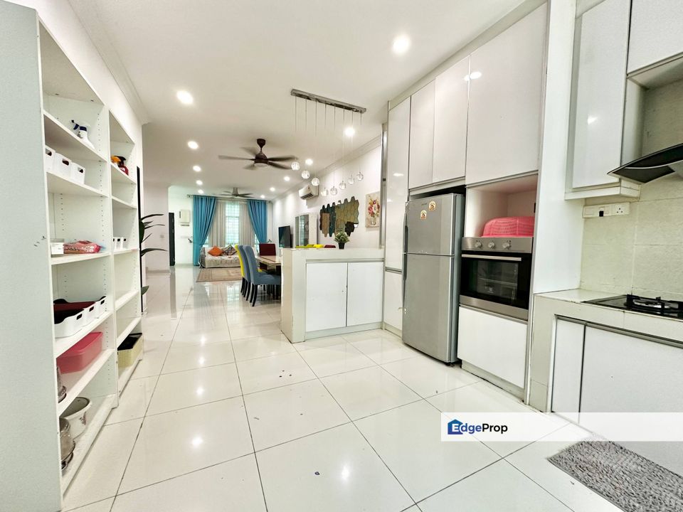 Bangi Avenue 3 Seksyen 7 Bangi Triple Storey Terrace FULLY FURNISHED For Sale , Selangor, Bangi