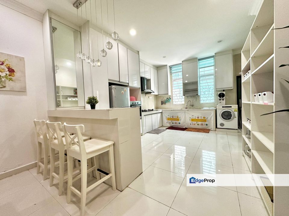 Bangi Avenue 3 Seksyen 7 Bangi Triple Storey Terrace FULLY FURNISHED For Sale , Selangor, Bangi