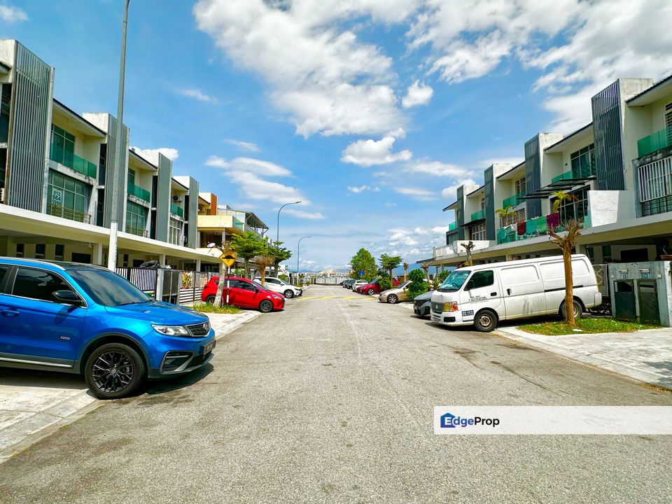 Bangi Avenue 3 Seksyen 7 Bangi Triple Storey Terrace FULLY FURNISHED For Sale , Selangor, Bangi