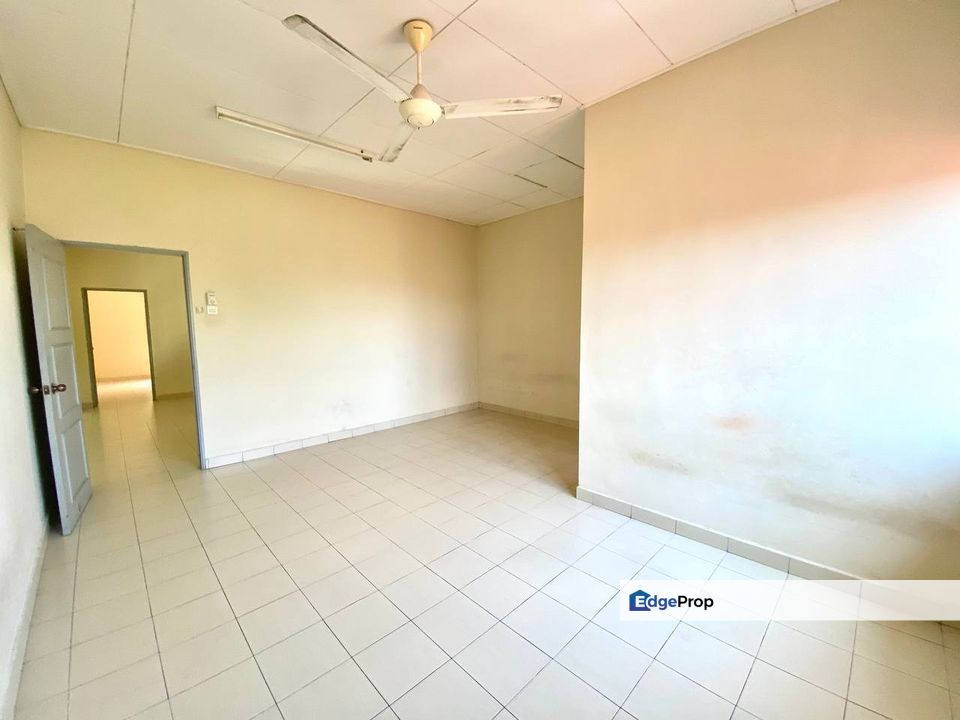 Taman Desa Utama Sg Merab Kajang Double Storey Semi D SPACIOUS LAND HIGH AREA For Sale, Selangor, Bangi