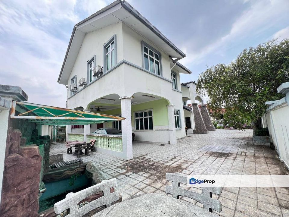Bangi Villa 2 Storey Bungalow House WITH SEMINAR HALL POOL Spacious For Sale, Selangor, Bangi