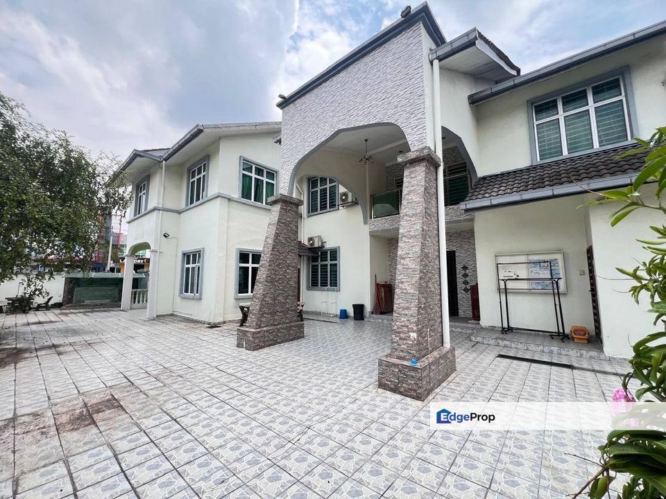 Bangi Villa 2 Storey Bungalow House WITH SEMINAR HALL POOL Spacious For Sale, Selangor, Bangi