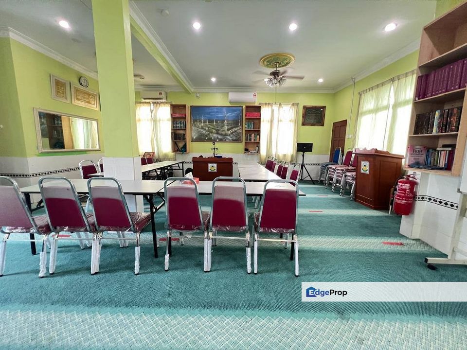 Bangi Villa 2 Storey Bungalow House WITH SEMINAR HALL POOL Spacious For Sale, Selangor, Bangi