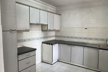 FURTHER PRICE REDUCTION!!! Condominium at Pantai Hillpark 2, Bangsar South With An Amazing Picturesque High Floor View of KL City (KLCC/TRX)