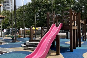 FURTHER PRICE REDUCTION!!! Condominium at Pantai Hillpark 2, Bangsar South With An Amazing Picturesque High Floor View of KL City (KLCC/TRX)