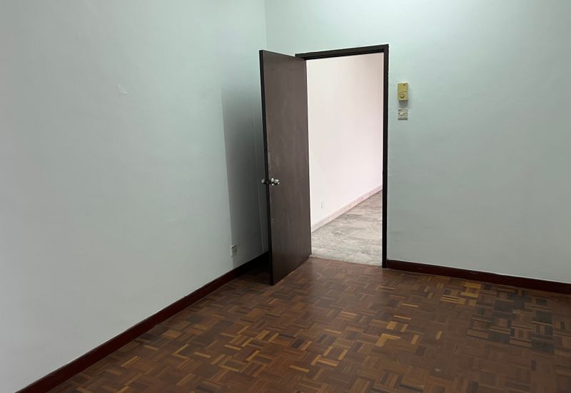 Subang Perdana Goodyear Court 10