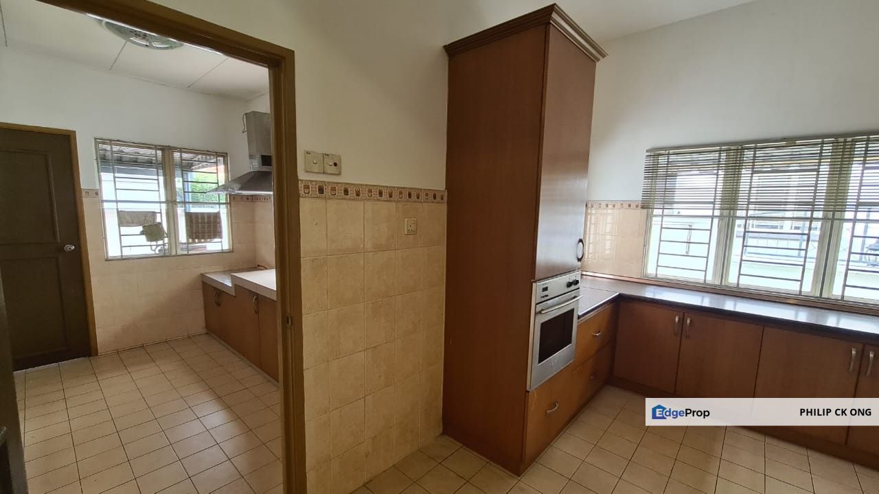 SPACIOUS USJ 3A SUBANG JAYA  SEMI-D FOR SALE, Selangor, USJ