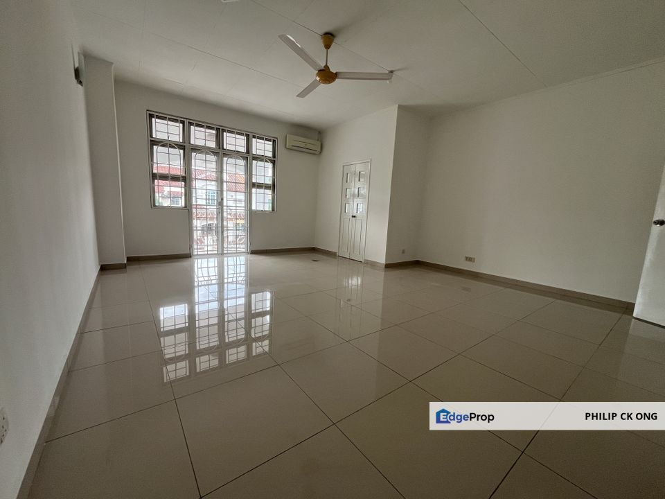 Gated & Guarded Freehold Terrace in USJ 18 | 2,300 sqft Spacious Family Home, Selangor, USJ