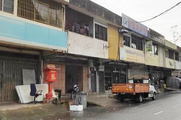 Ulu Tiram @ Jalan Baiduri Double Storey Shoplot For Sale