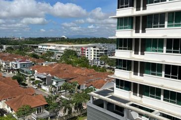 Akademik Suite @ Mount Austin