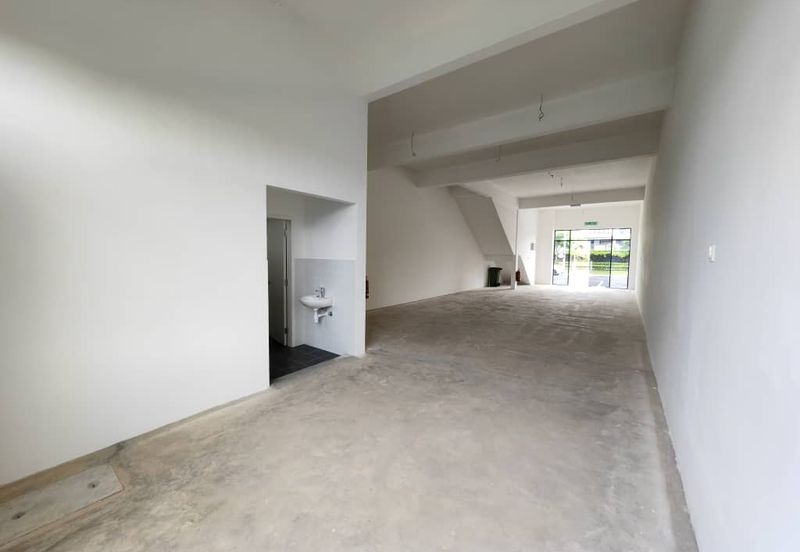 Taman Bukit Kaze ,Ulu Tiram Brand New Double Storey Shoplot For Rent