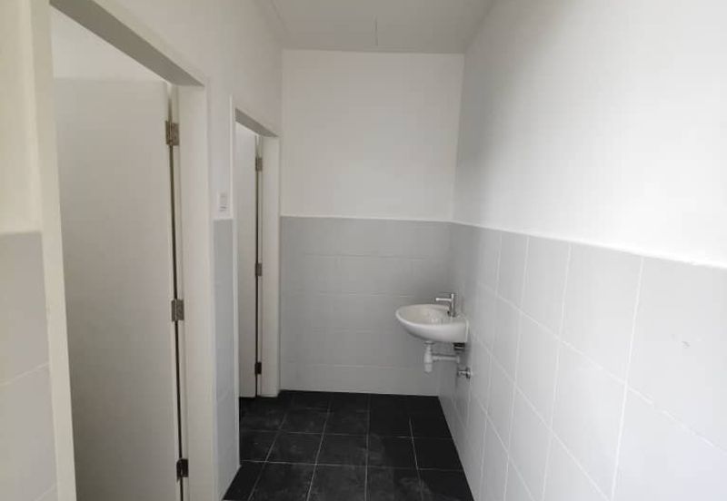 Taman Bukit Kaze ,Ulu Tiram Brand New Double Storey Shoplot For Rent