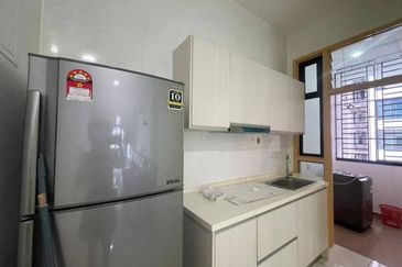 D'Summit Residences @ Kempas Utama