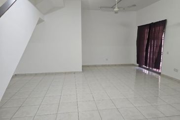 Setia Tropika Double Storey House*Corner Lot For Rent